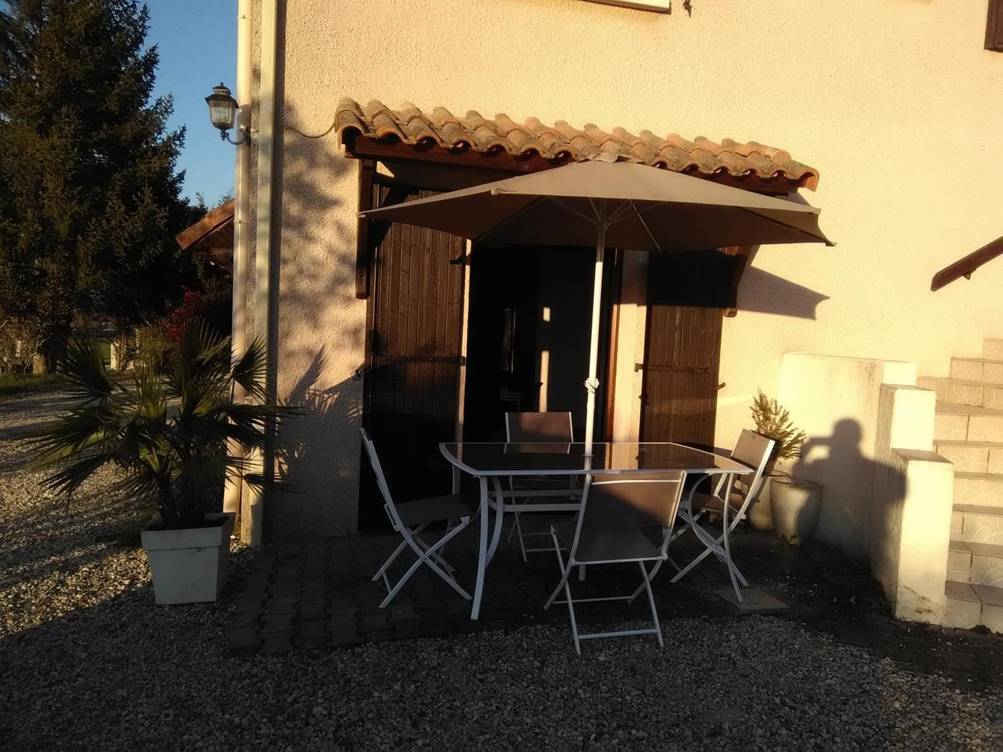 Patrice Et Chrstel Appartement Independant Chatuzange-le-Goubet Екстериор снимка